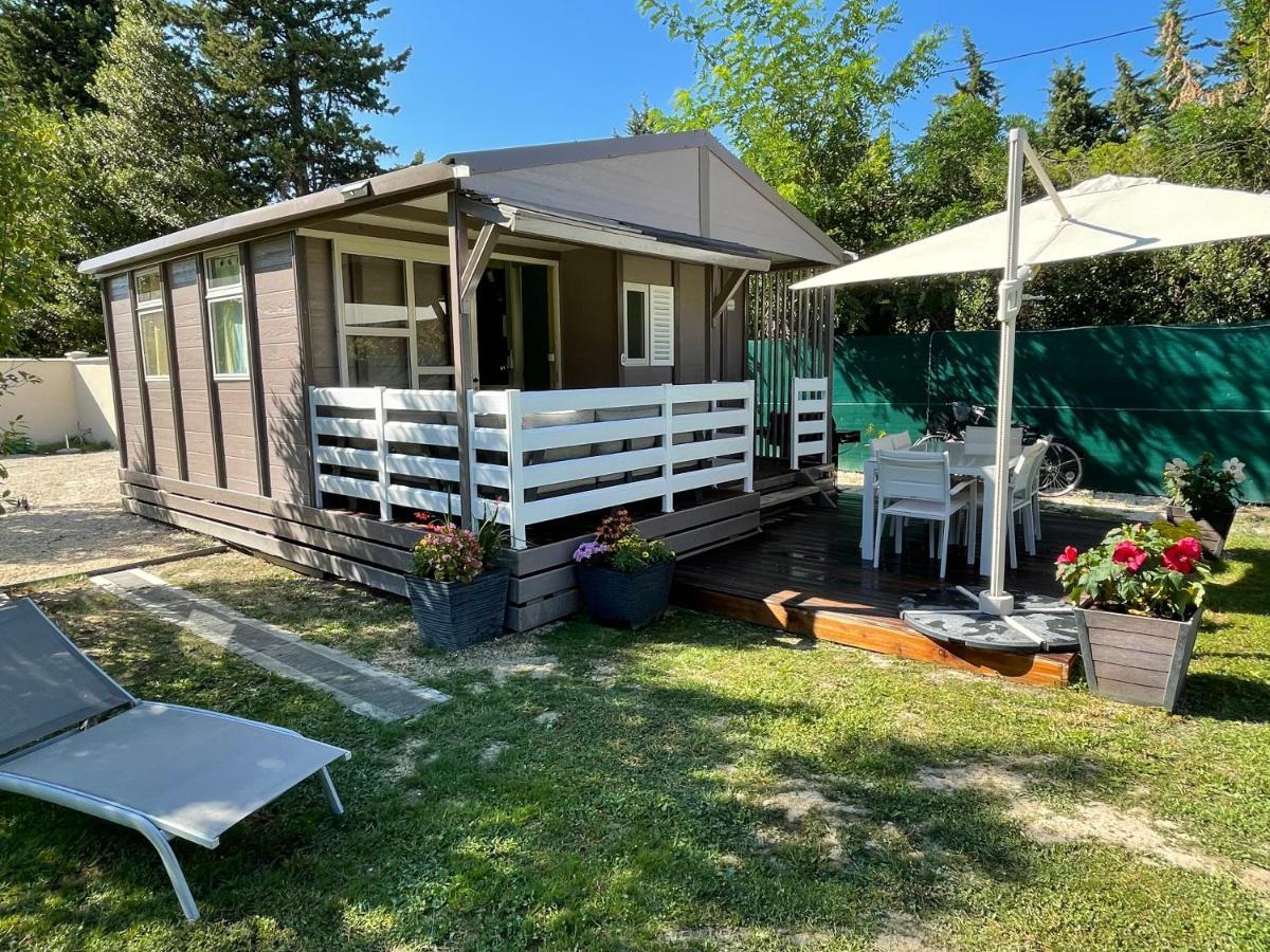 Avignon, Joli Chalet En Campagne Tres Proche De La Ville ภายนอก รูปภาพ