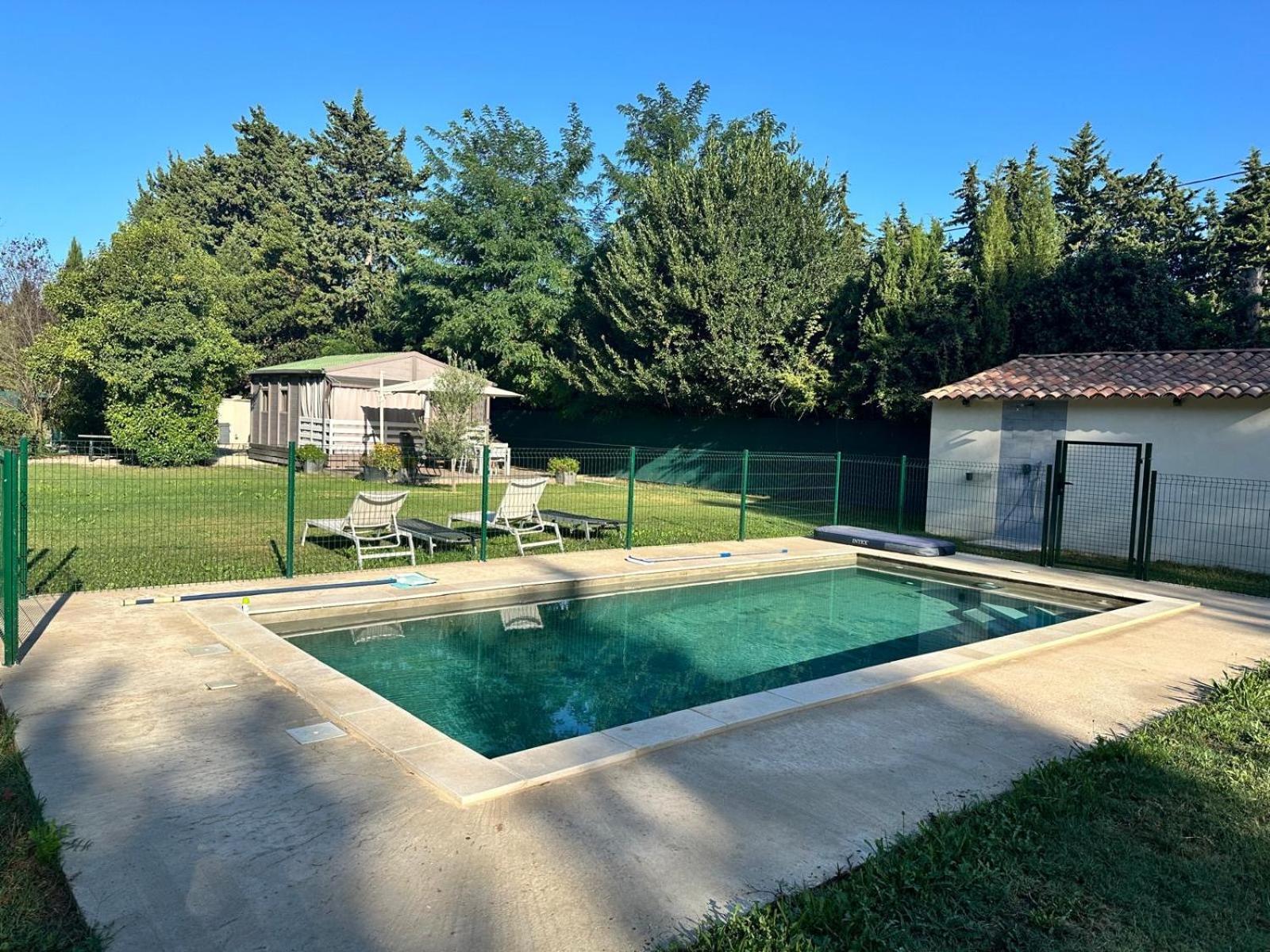 Avignon, Joli Chalet En Campagne Tres Proche De La Ville ภายนอก รูปภาพ